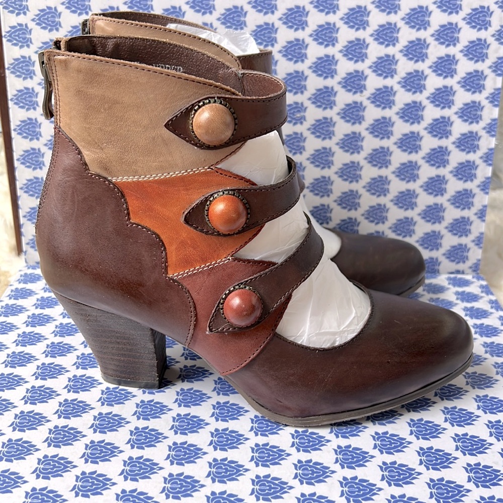 L’Artiste by Spring Step heels